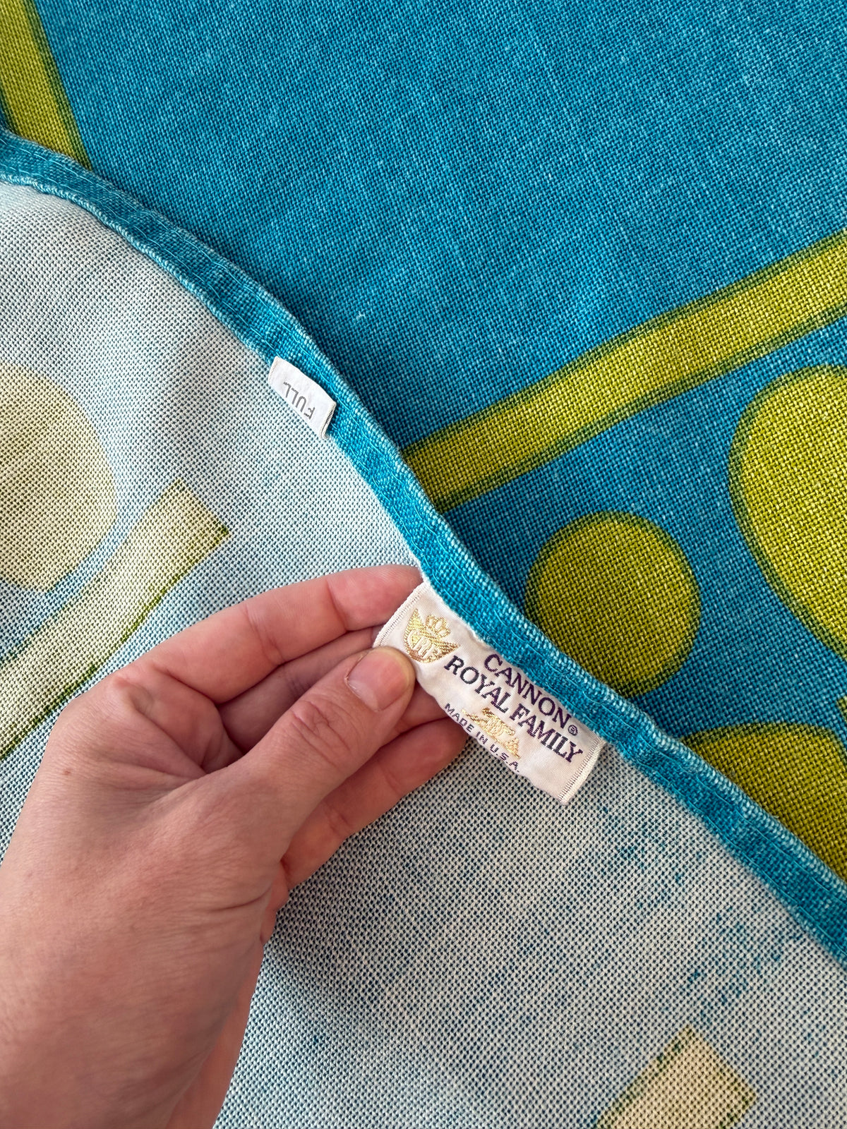 Late 1960s - early 1970s Vintage Sunflower by Cannon Bedspread Tapestry Blanket - Full Size