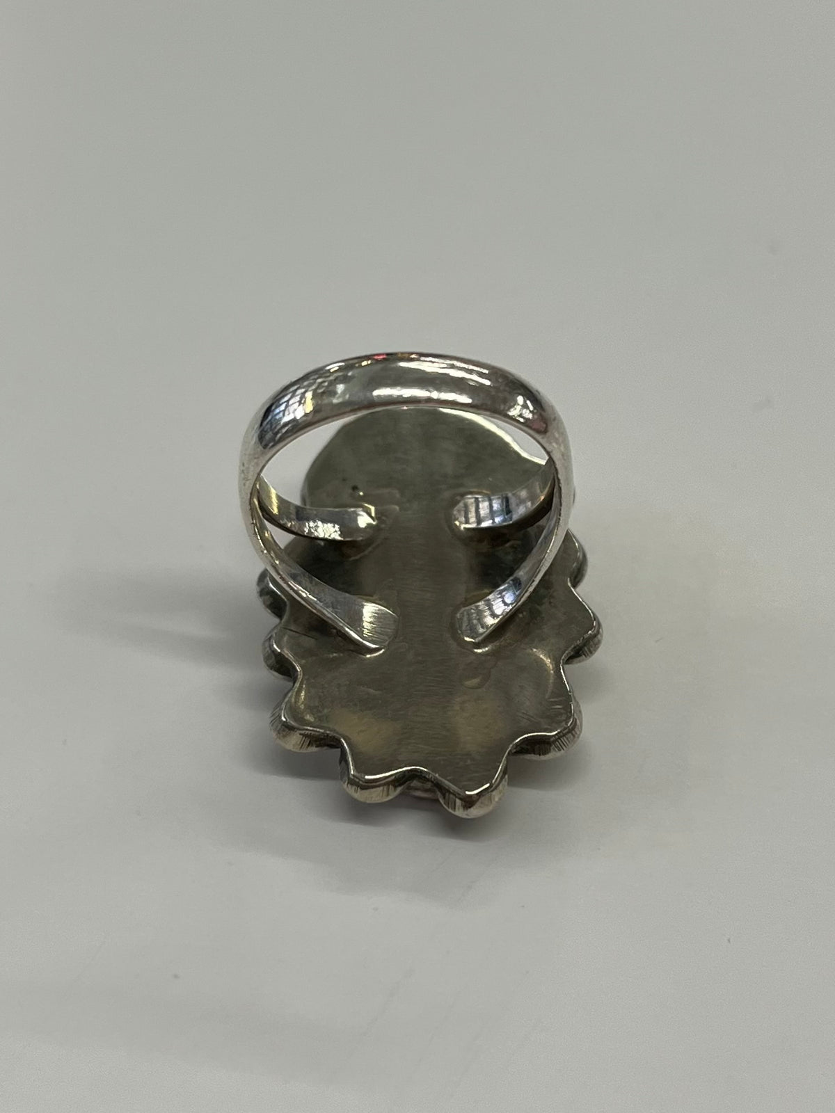 1970s Vintage Mother of Pearl Leaf Southwest Ring - Size 6.5