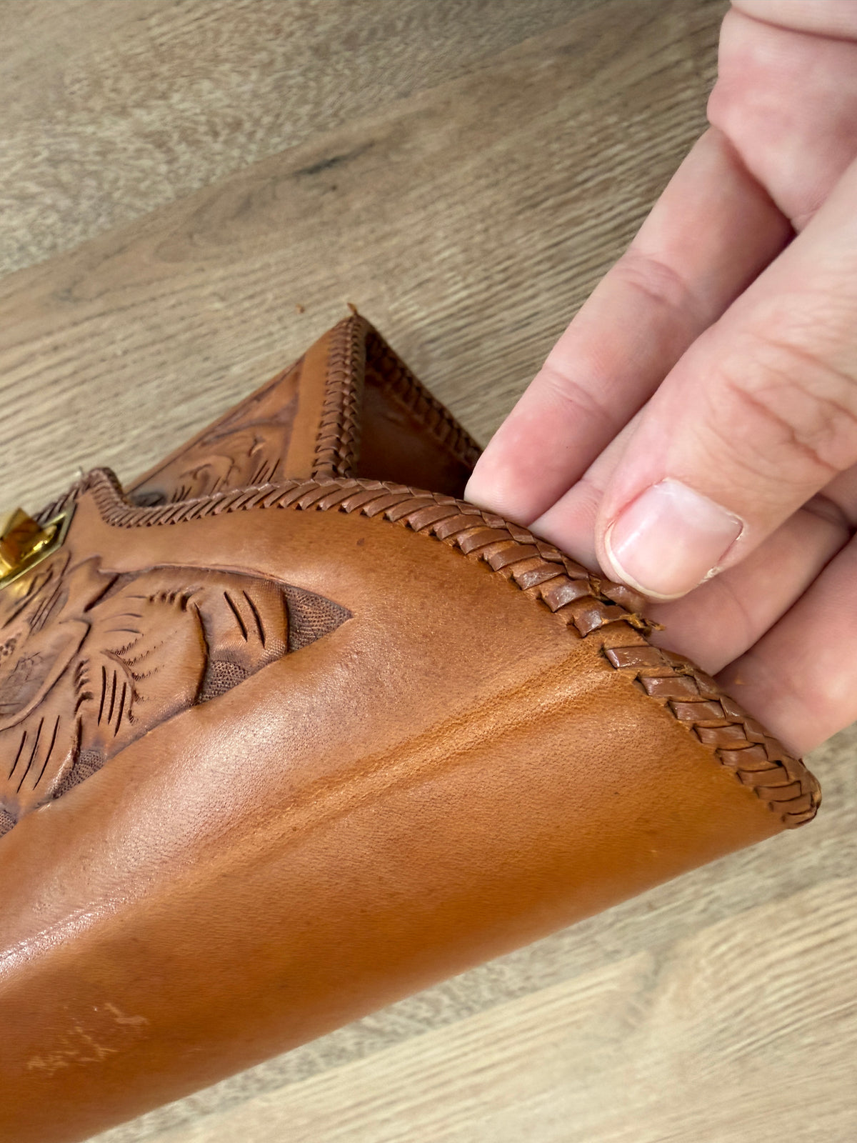 1950s - 1960s Vintage Tooled Leather Crossbody Purse