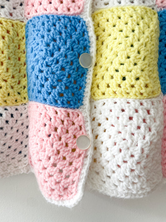 1970s Vintage Adorable Pastel Granny Square Cape