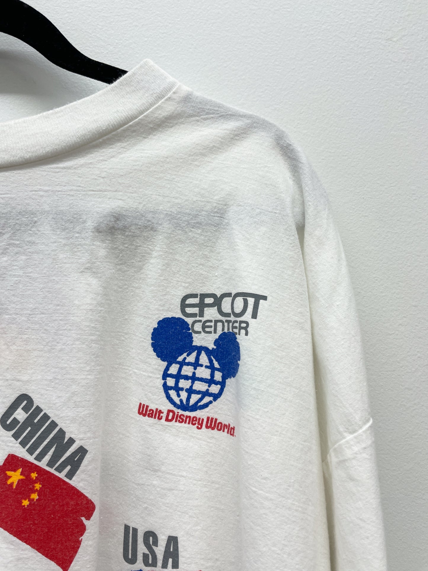 1980s Vintage Disney World Countries Flags Epcot Crewneck Sweatshirt
