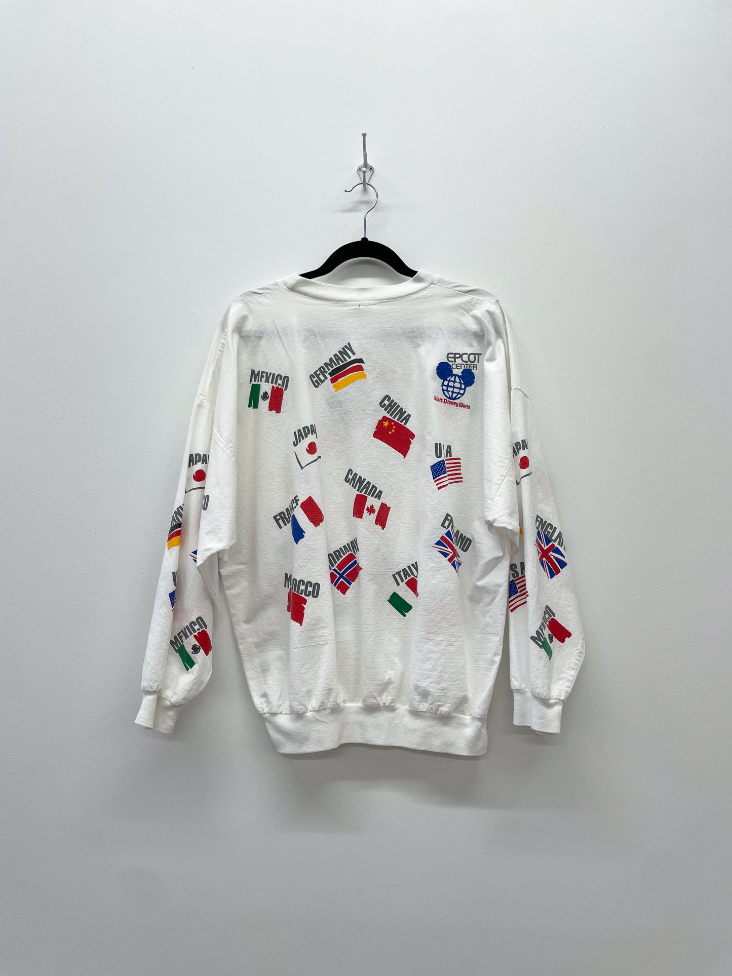 1980s Vintage Disney World Countries Flags Epcot Crewneck Sweatshirt