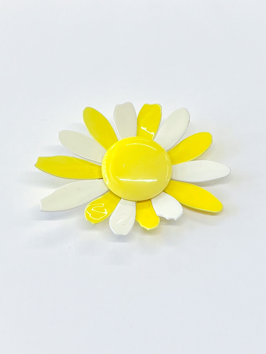 1970s Vintage Yellow and White Flower Power Enamel Brooch