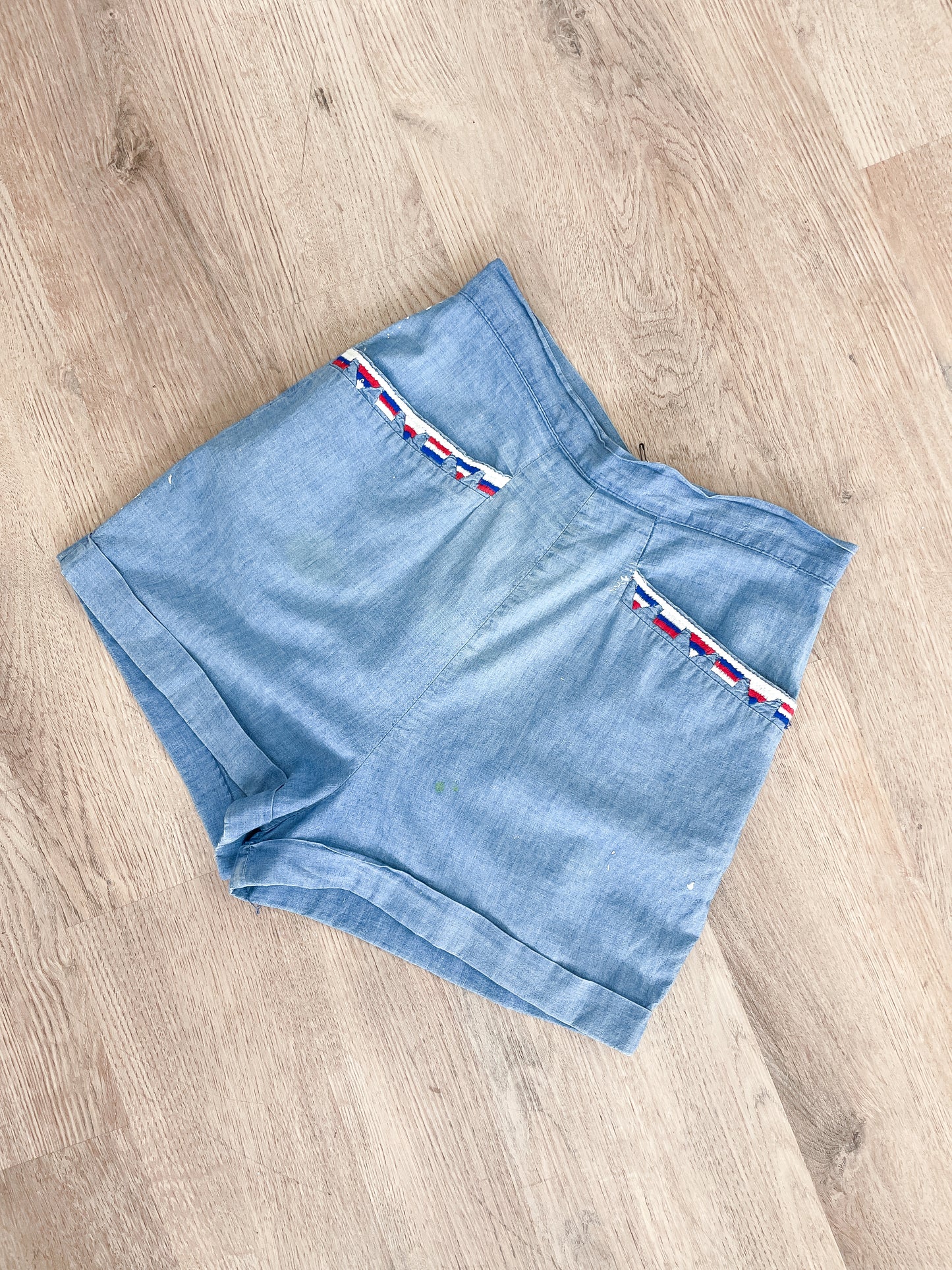 1950s Vintage Embroidered Chambray High Waist Shorts