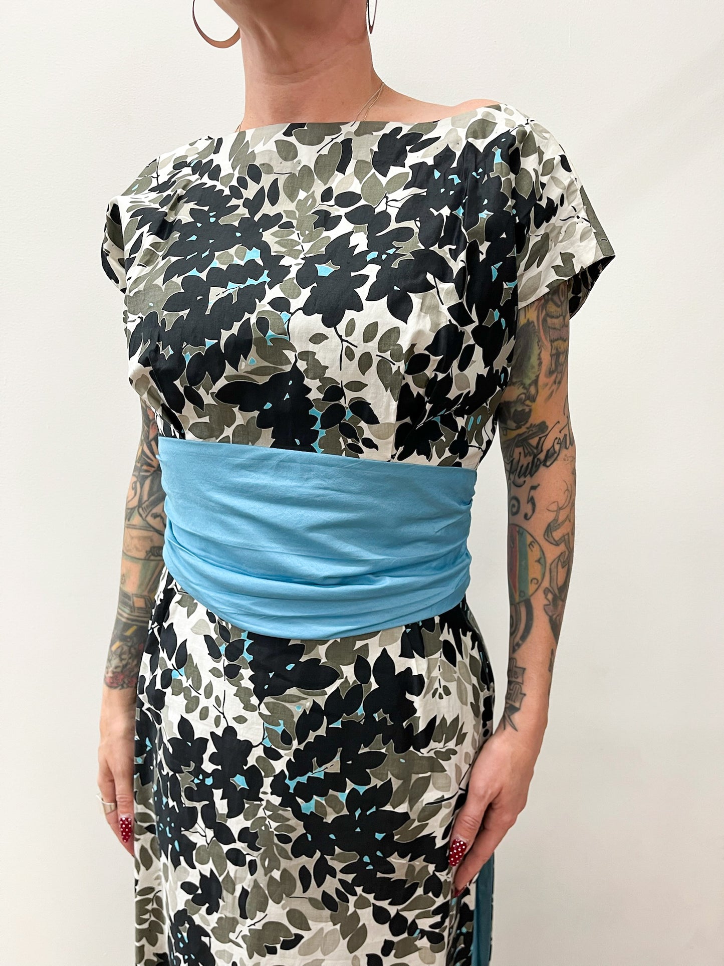 1950s Vintage Formal Cocktail Fern Print Dress with Dramatic Blue Sash and Train