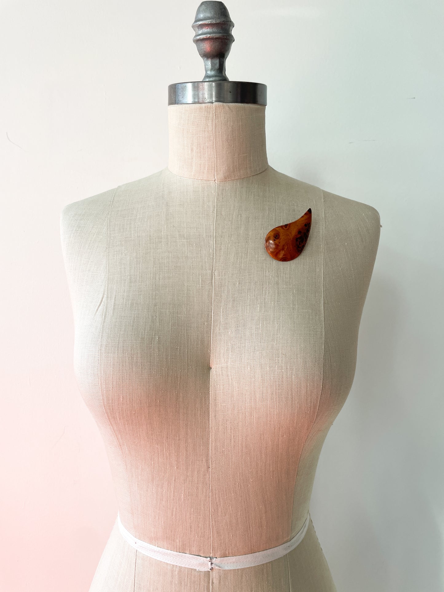 1950s Vintage Burlwood Teardrop Brooch Pin