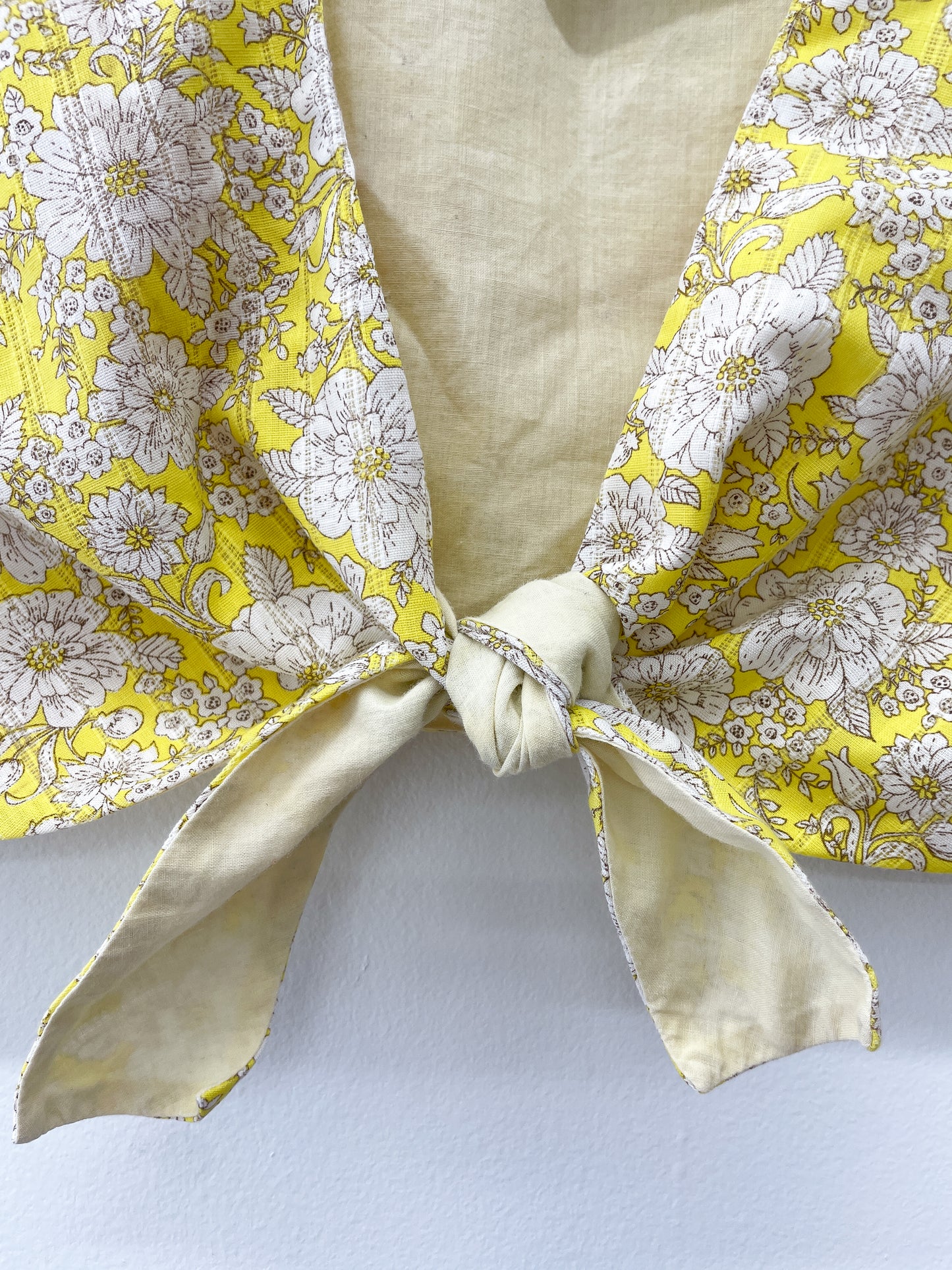 1960s Vintage Yellow Floral Tie Crop Top