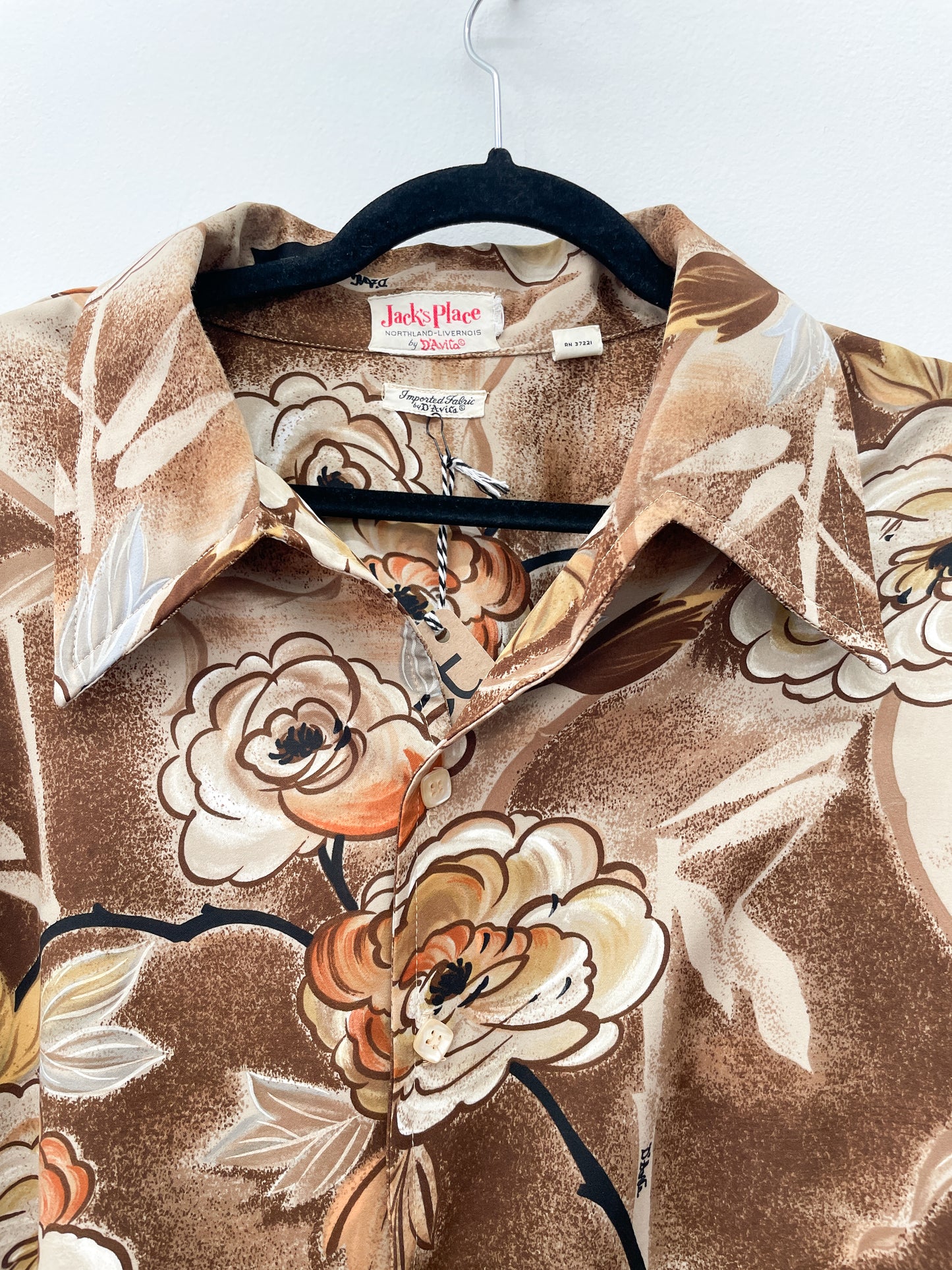 1970s Vintage D'Avita Brown Painterly Florals Dagger Collar Disco Shirt