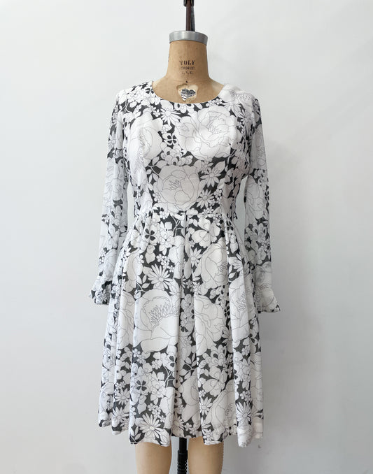 1960s Vintage Tulip Sleeve Mod Floral Dress