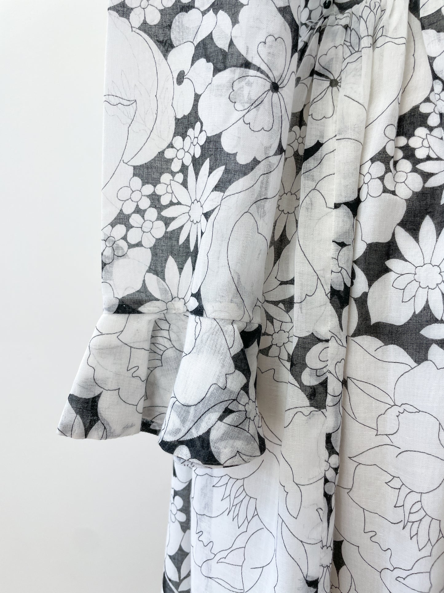 1960s Vintage Tulip Sleeve Mod Floral Dress