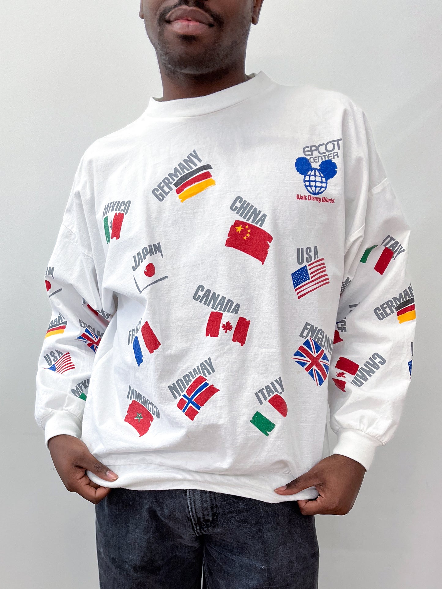 1980s Vintage Disney World Countries Flags Epcot Crewneck Sweatshirt