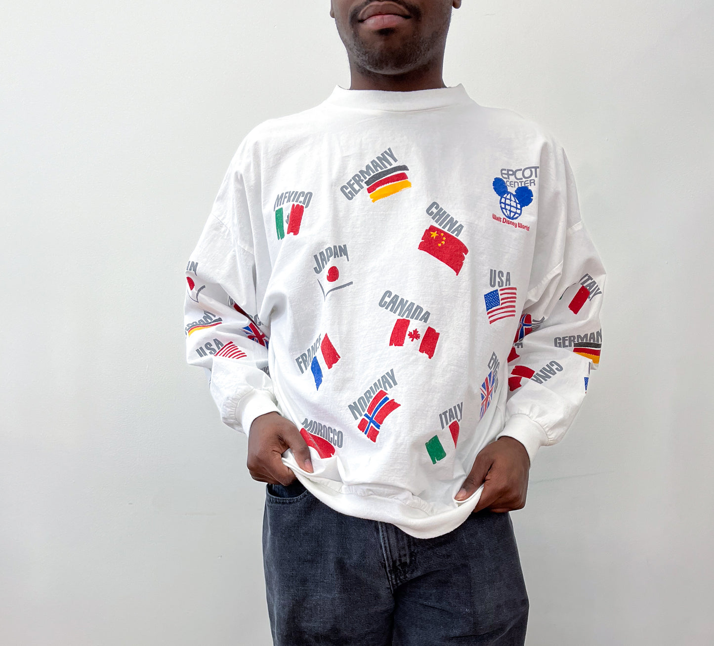 1980s Vintage Disney World Countries Flags Epcot Crewneck Sweatshirt