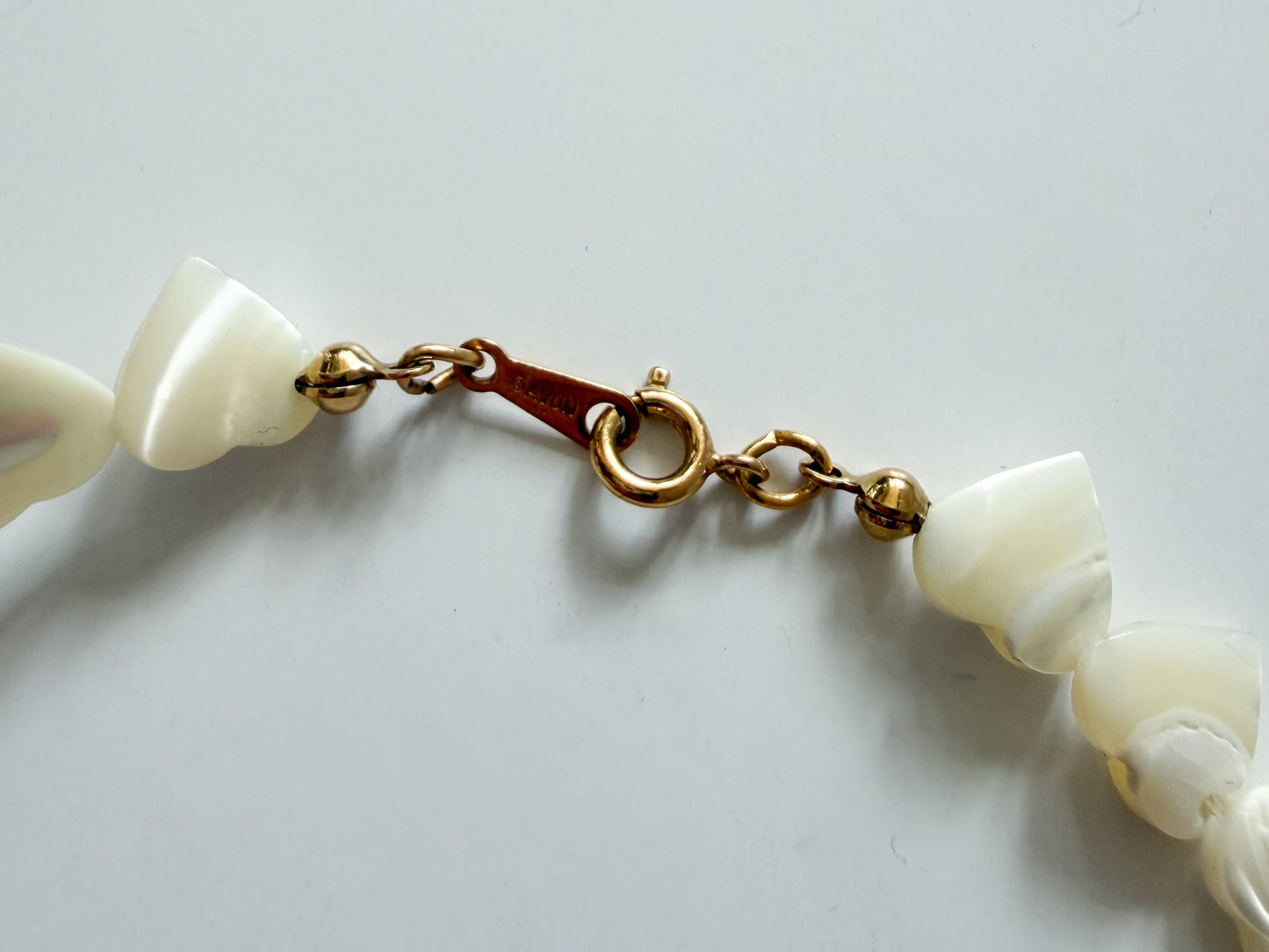 1990s Vintage Mother of Pearl Heart Choker Necklace