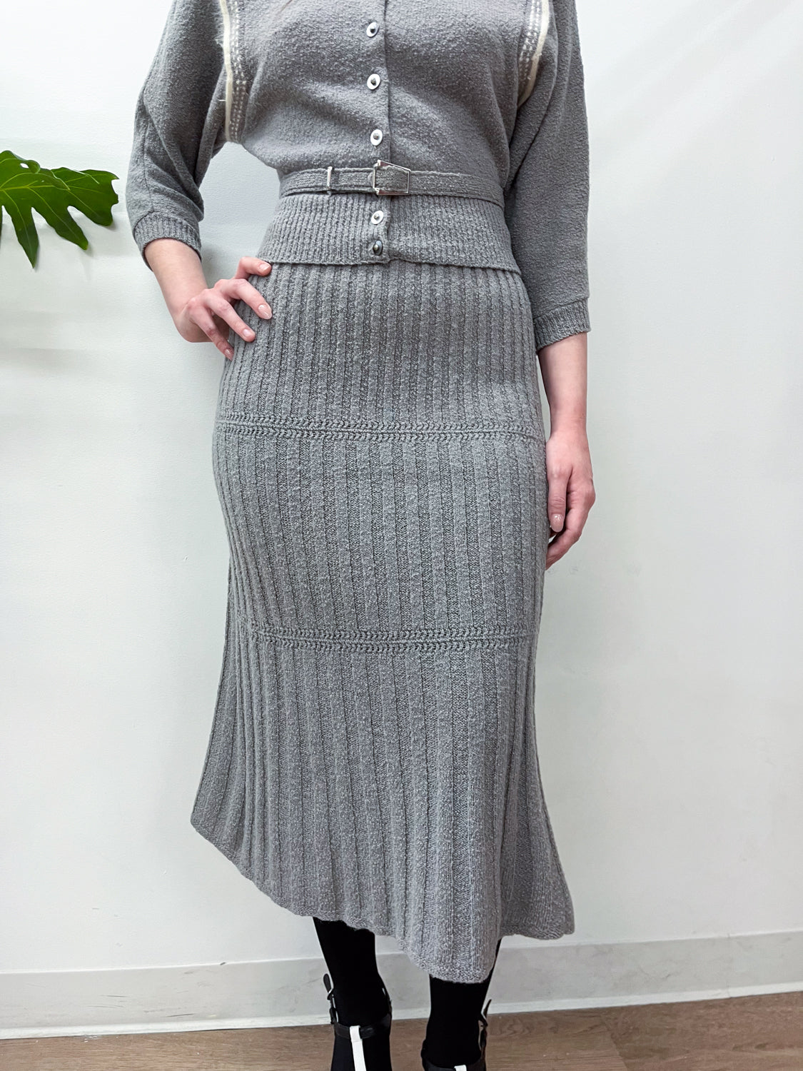 1940's Vintage Gray Wool Knit Set with Fur Trim and Belt