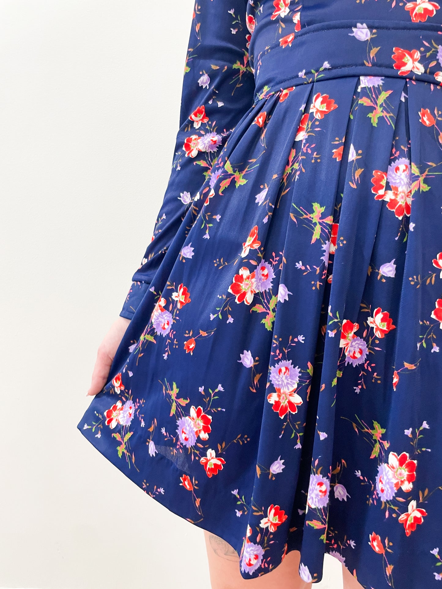 1970's Vintage Dog Ear Collar Floral Mod Dress