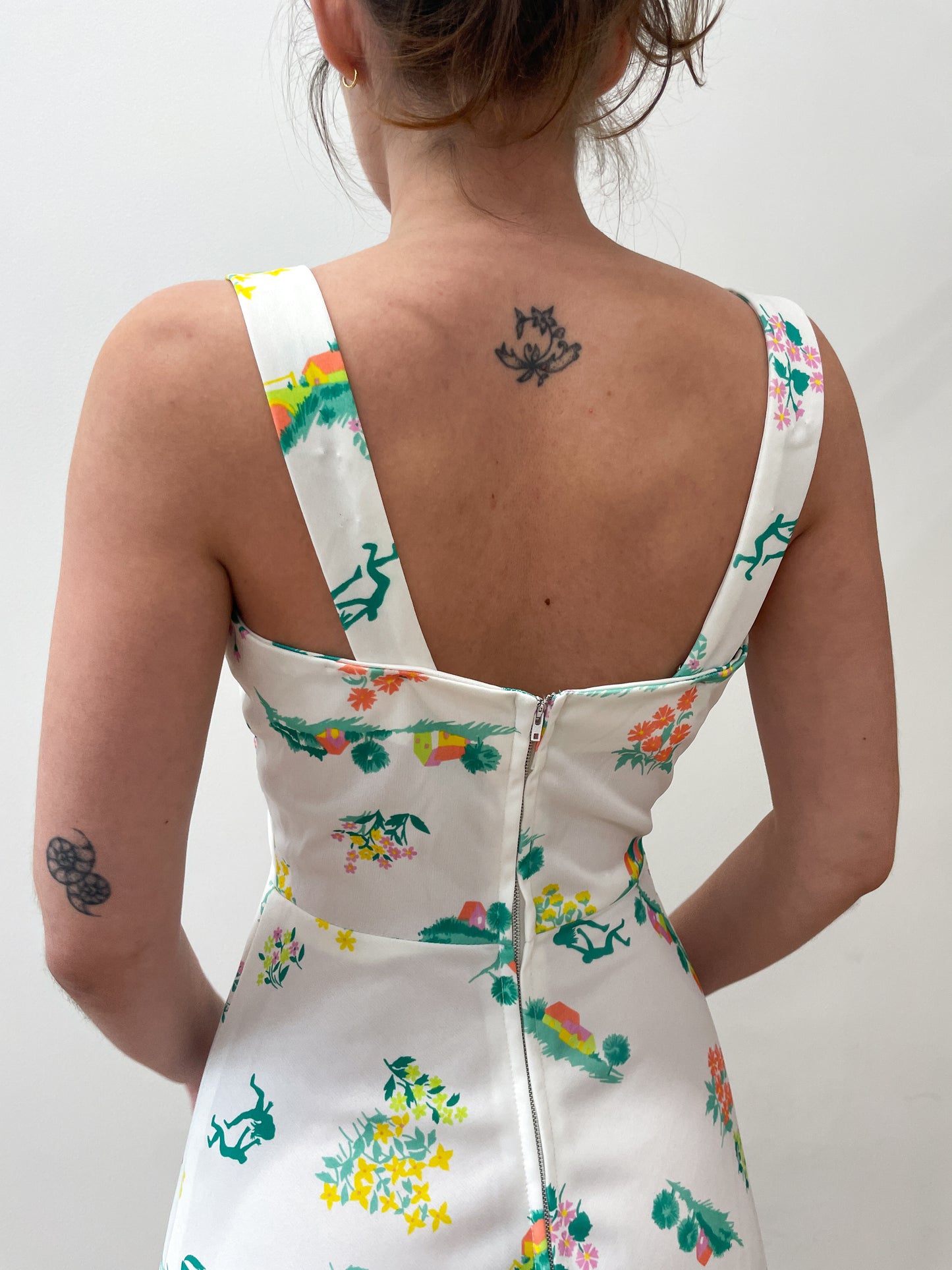 1970's Vintage Frolicking In The Garden Keyhole Dress