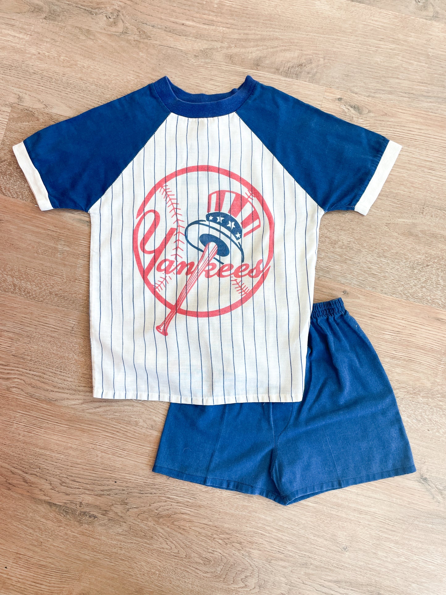 1970s Vintage New York Yankees Baseball Kids Top and Shorts 2 Piece Set
