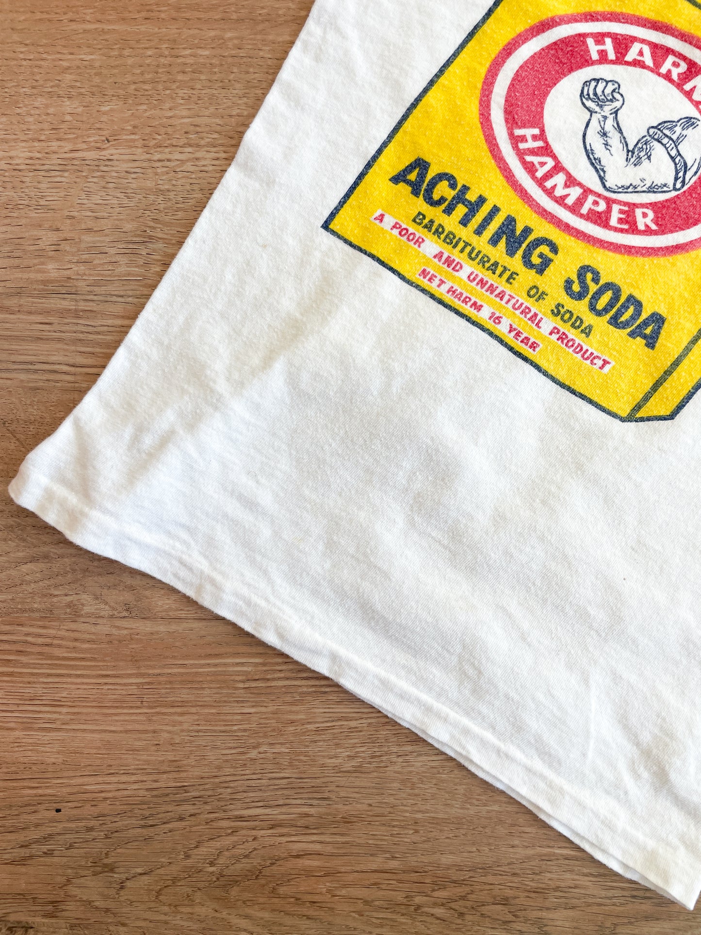 1970s Vintage Harm & Hamper Baking Soda Joke Novelty Funny Kids Tee Shirt