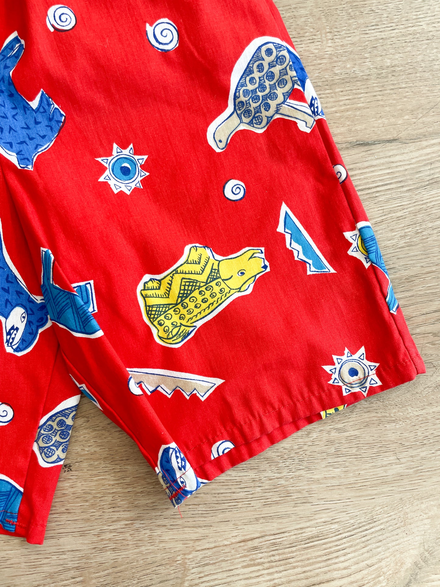 1980s Vintage Deadstock NWT Abstract Dog Turtle Print Kids Shorts