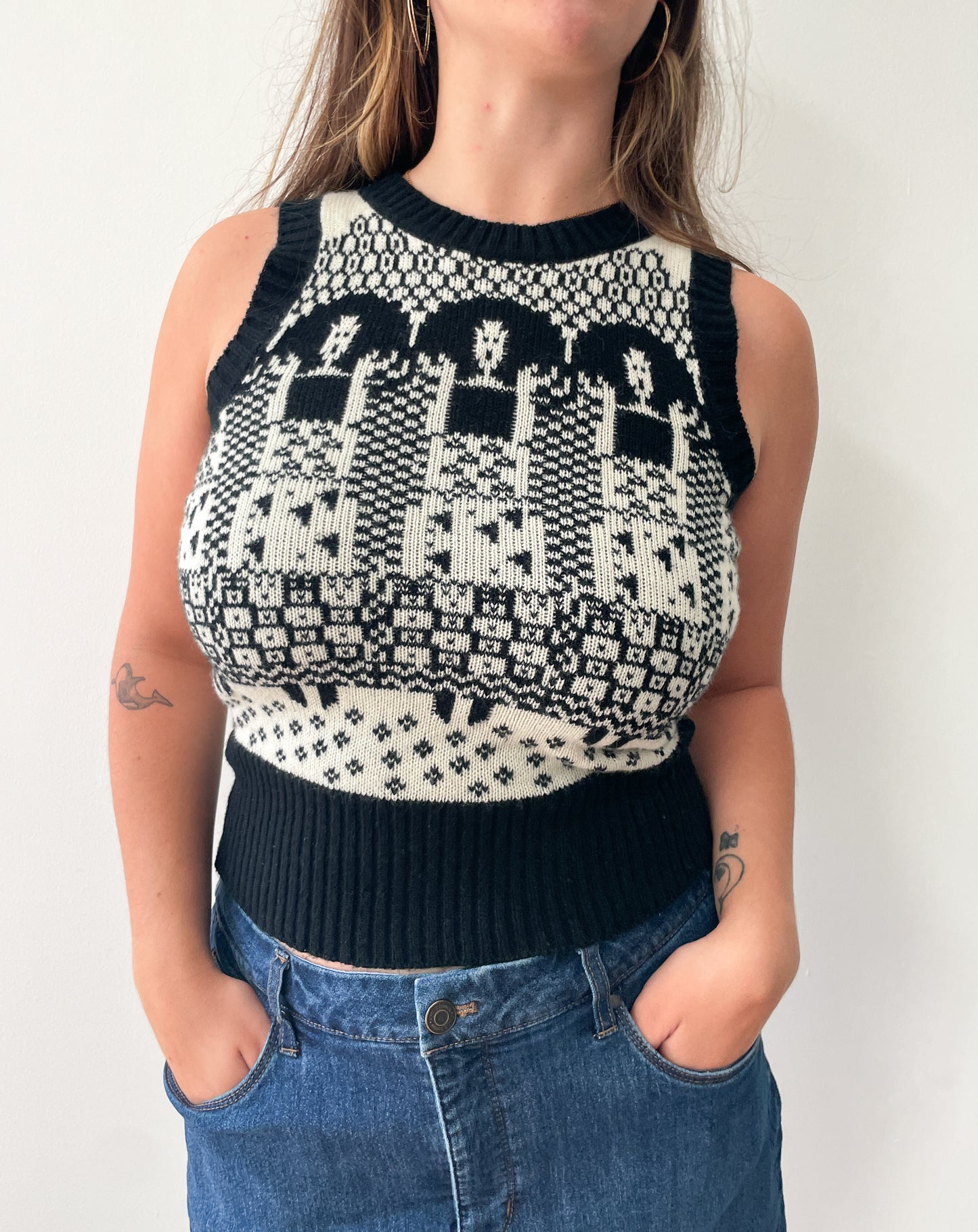 1970s Vintage Black & Cream Ladies Novelty Knit Sweater Vest