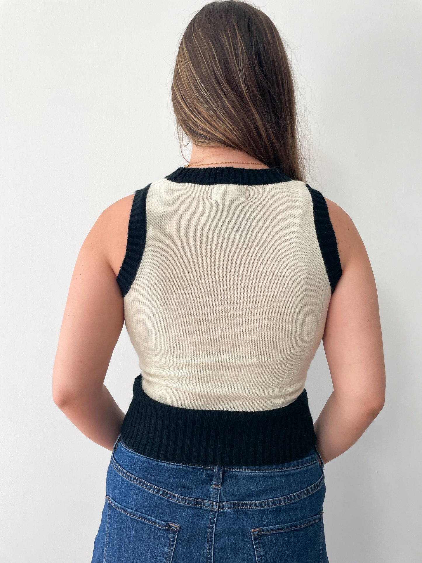 1970s Vintage Black & Cream Ladies Novelty Knit Sweater Vest