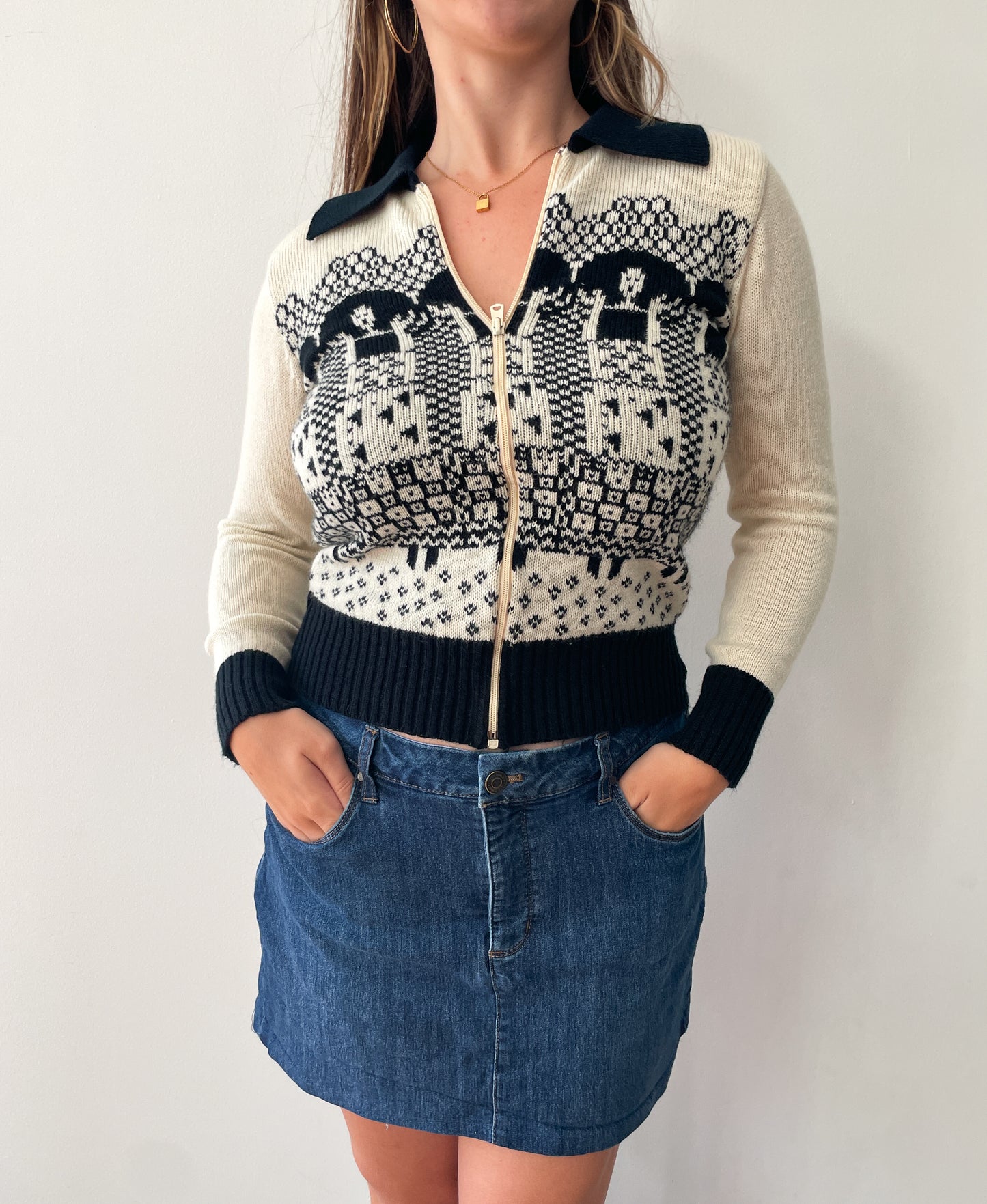 1970s Vintage Black and Cream Novelty Ladies Knit Zip Up Sweater