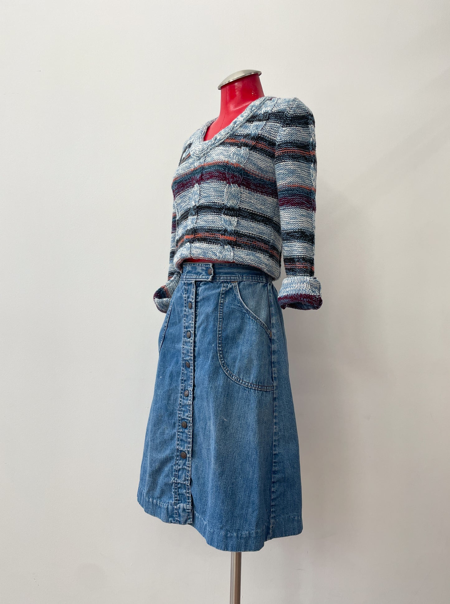 1970s Vintage Snap Front Elastic Waist Jean Skirt
