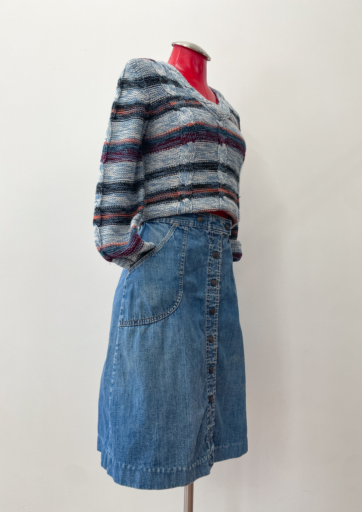 1970s Vintage Snap Front Elastic Waist Jean Skirt