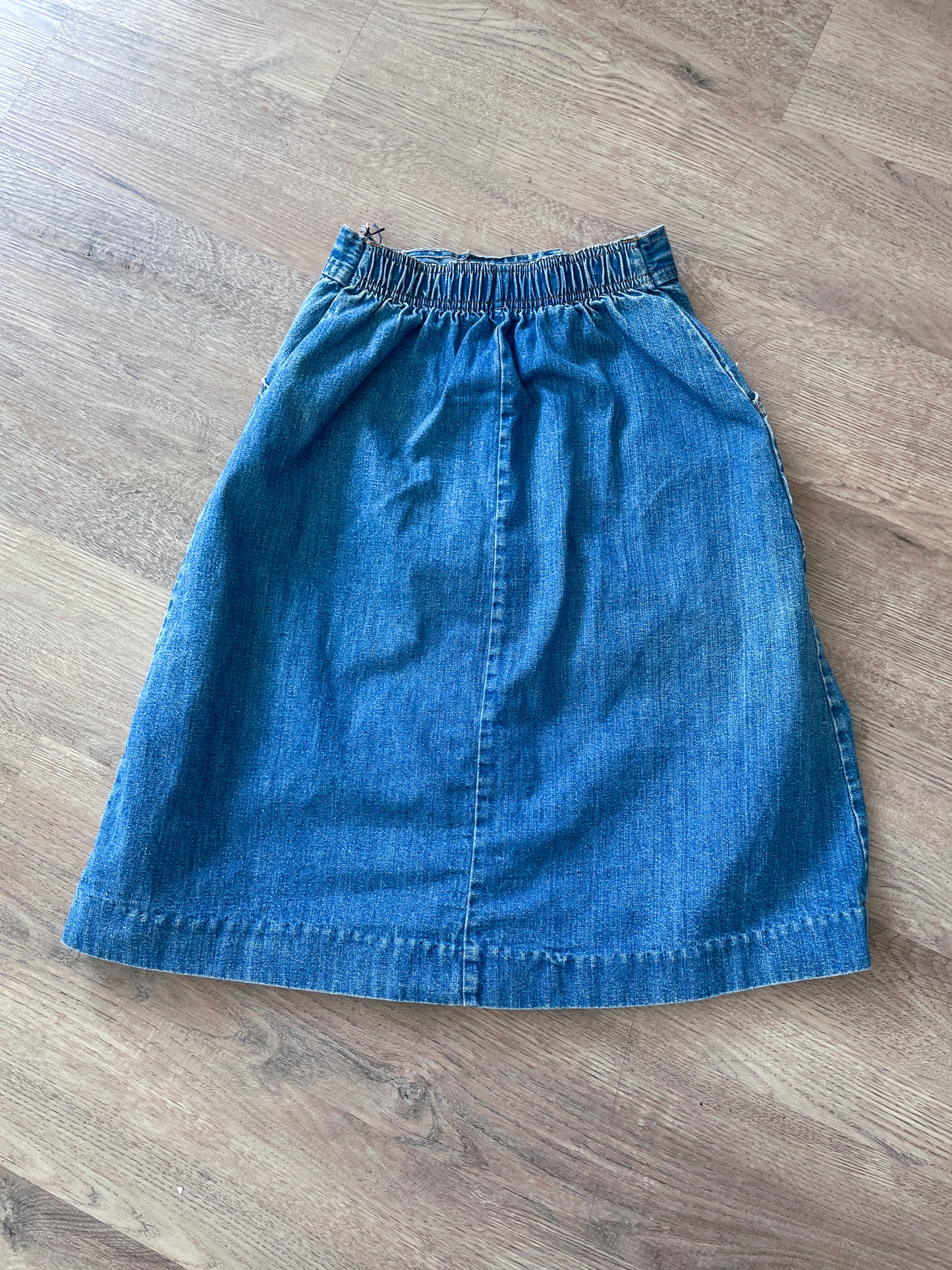 1970s Vintage Snap Front Elastic Waist Jean Skirt