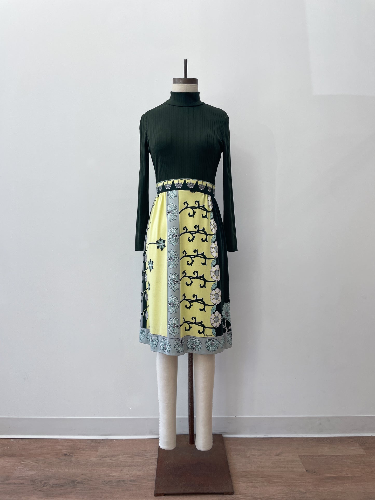 1970s Paganne by Gene Berk Designer Op Art Mod Italian Jersey Knit Dress