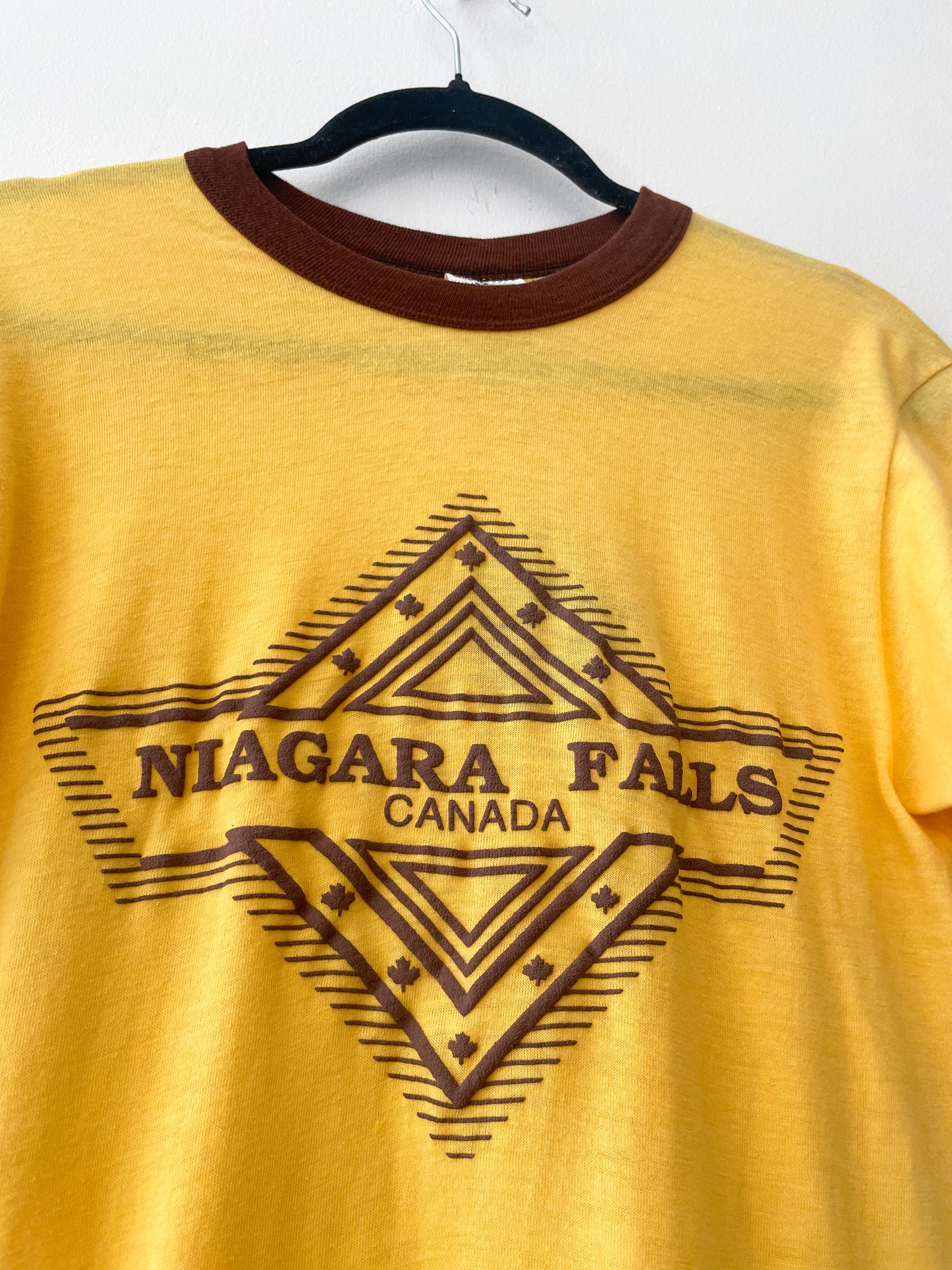 1970s Vintage Niagra Falls Canada Ringer Tee Shirt