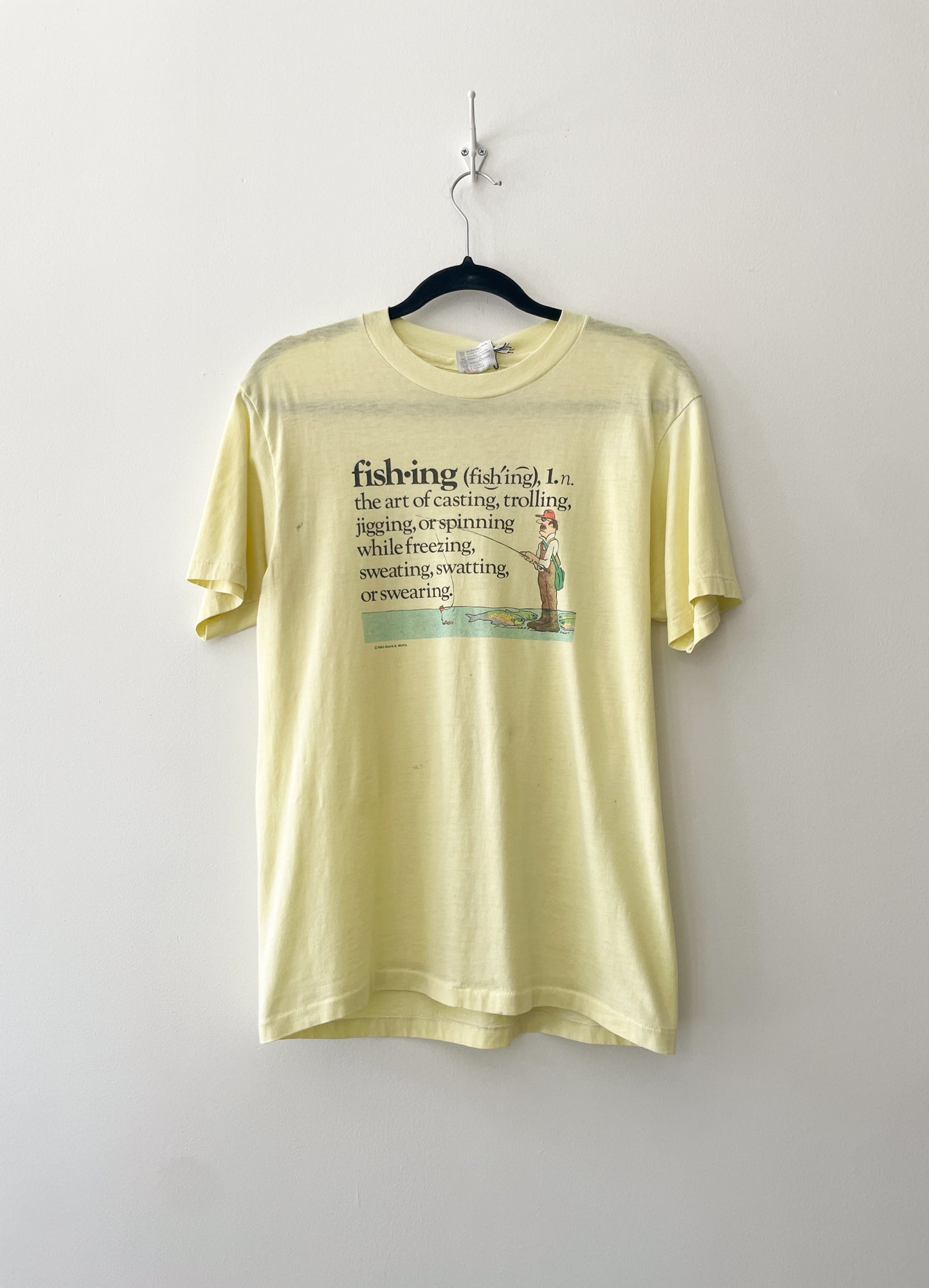 1983 Vintage Fishing Definition Joke Funny Beard & McKie Graphic Tee Shirt