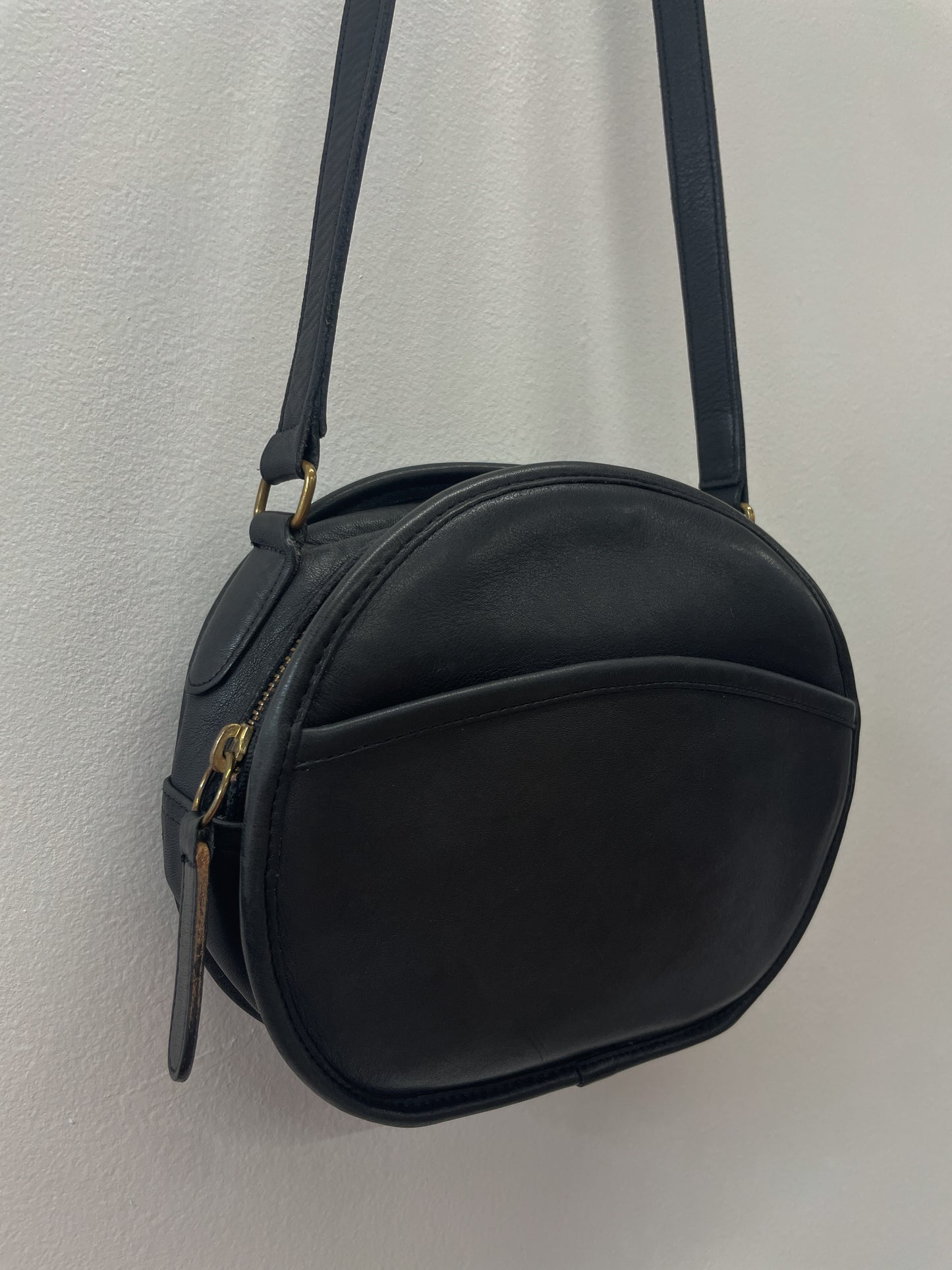 1980s Vintage COACH Leatherware Chester Canteen Black Authentic Original 9901 Crossbody Purse