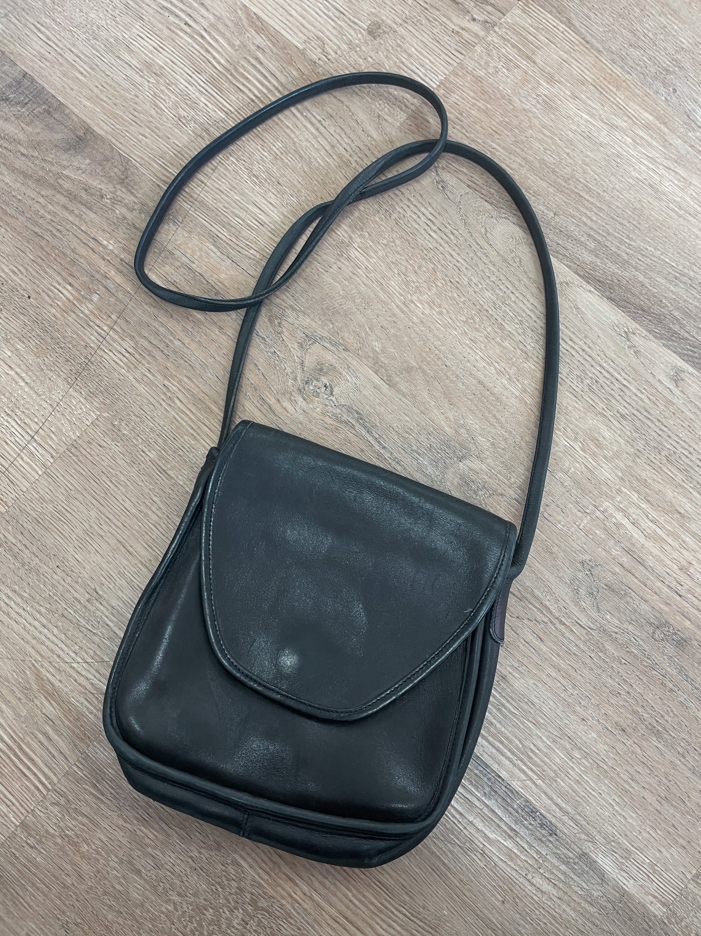 1980s Vintage COACH Lindsay Black Crossbody Purse Authentic Original Style 3046