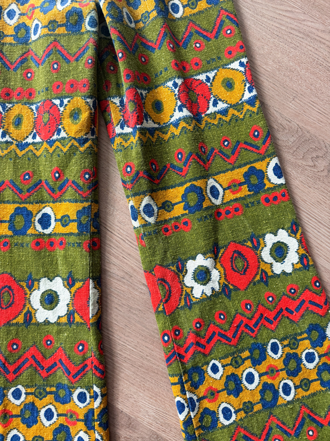 1960s Vintage Barkcloth Psychedelic Floral Zig Zag Bellbottom Pants