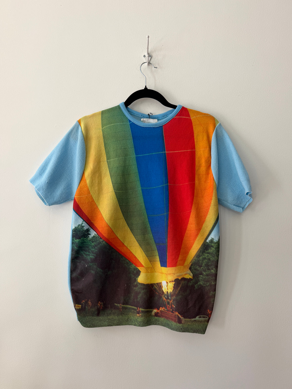 1970s - 1980s Vintage Hot Air Balloon Photorealist Print Shirt