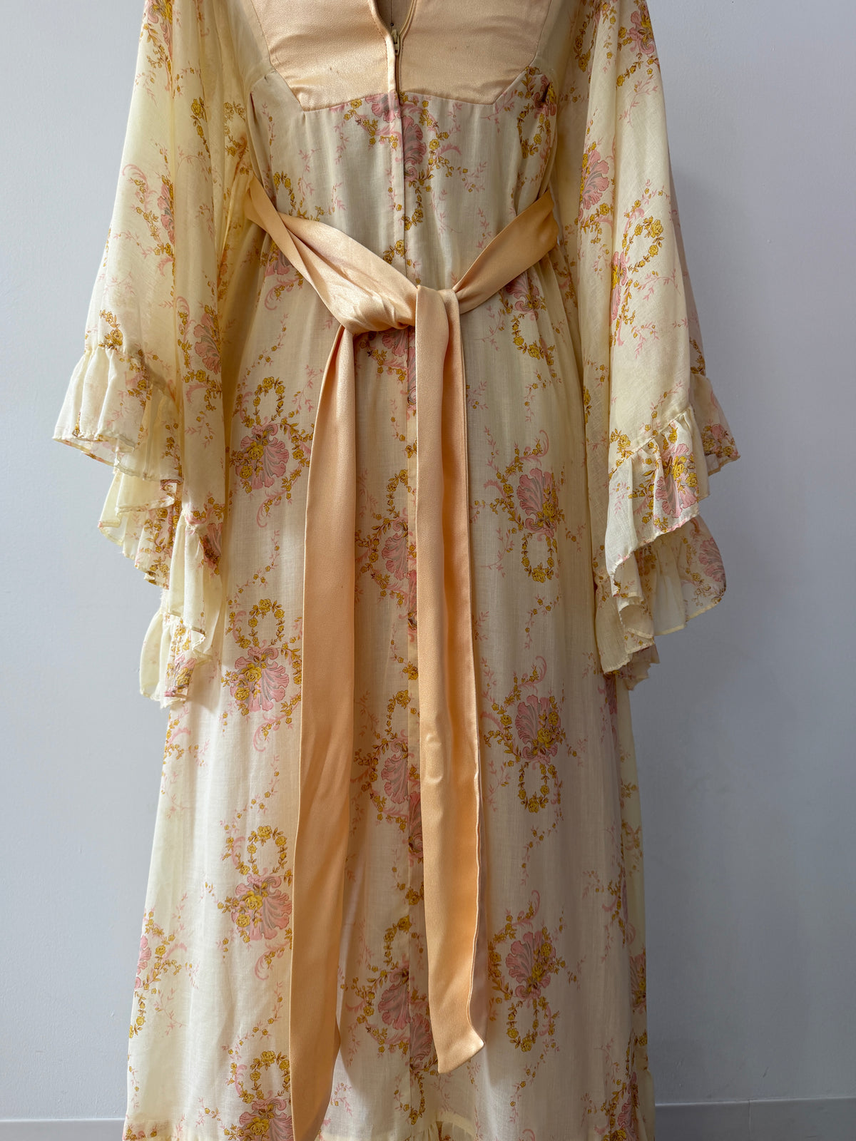 1970s Vintage Gunne Sax by Jessica Angel Kimono Bell Sleeve Maxi Wedding Bridal Dress in Seashell Siren Print