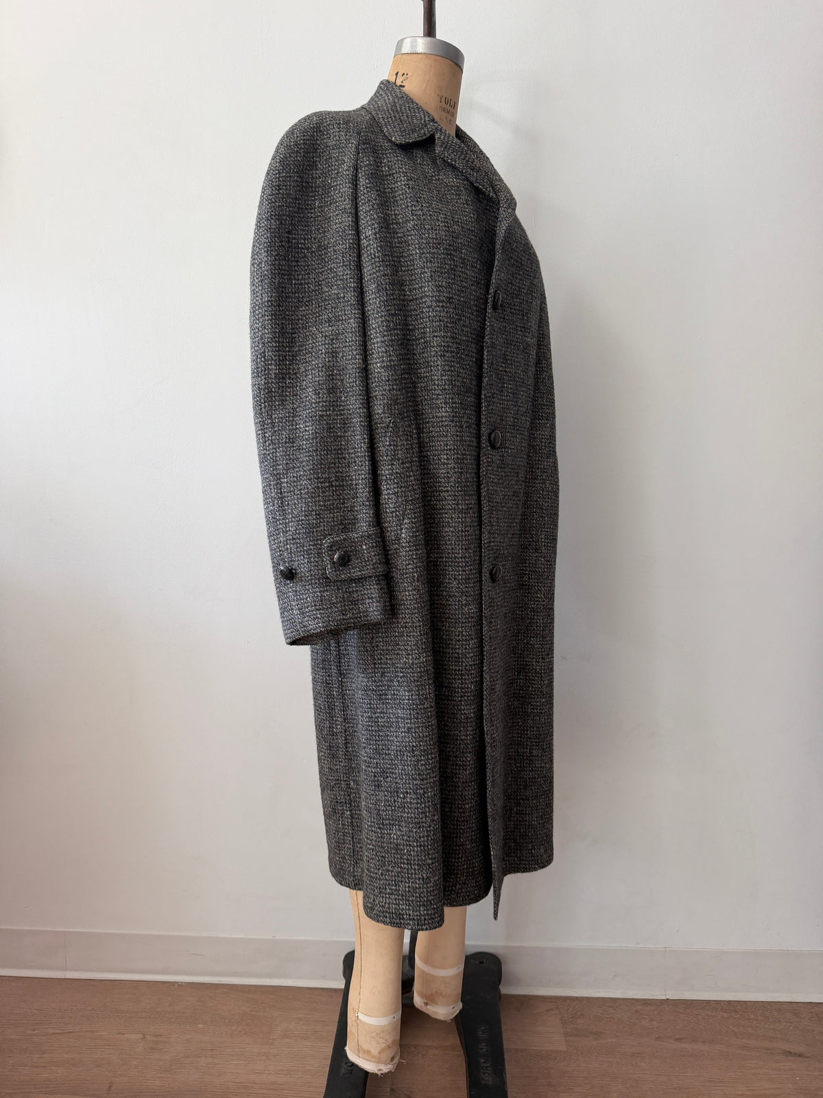 1960s Vintage Gray Harris Tweed Scottish Wool Coat