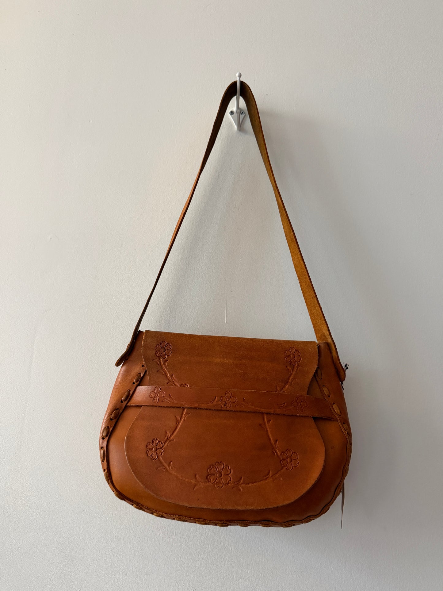 1970s Vintage Handmade Tooled Leather Purse