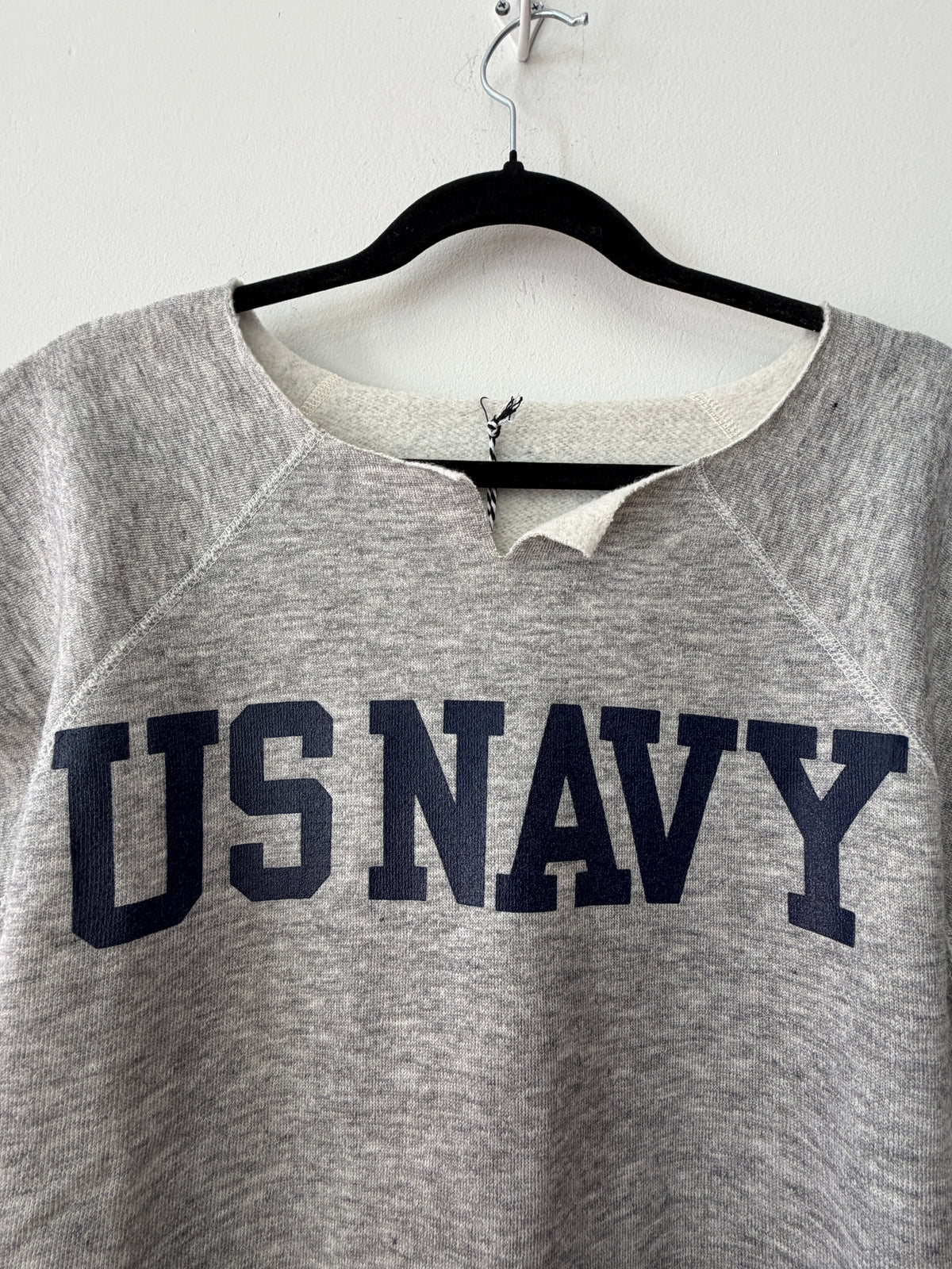 1970s Vintage Heathered Grey U.S. Navy Cut-off Raglan Short Sleeved Crewneck Sweatshirt