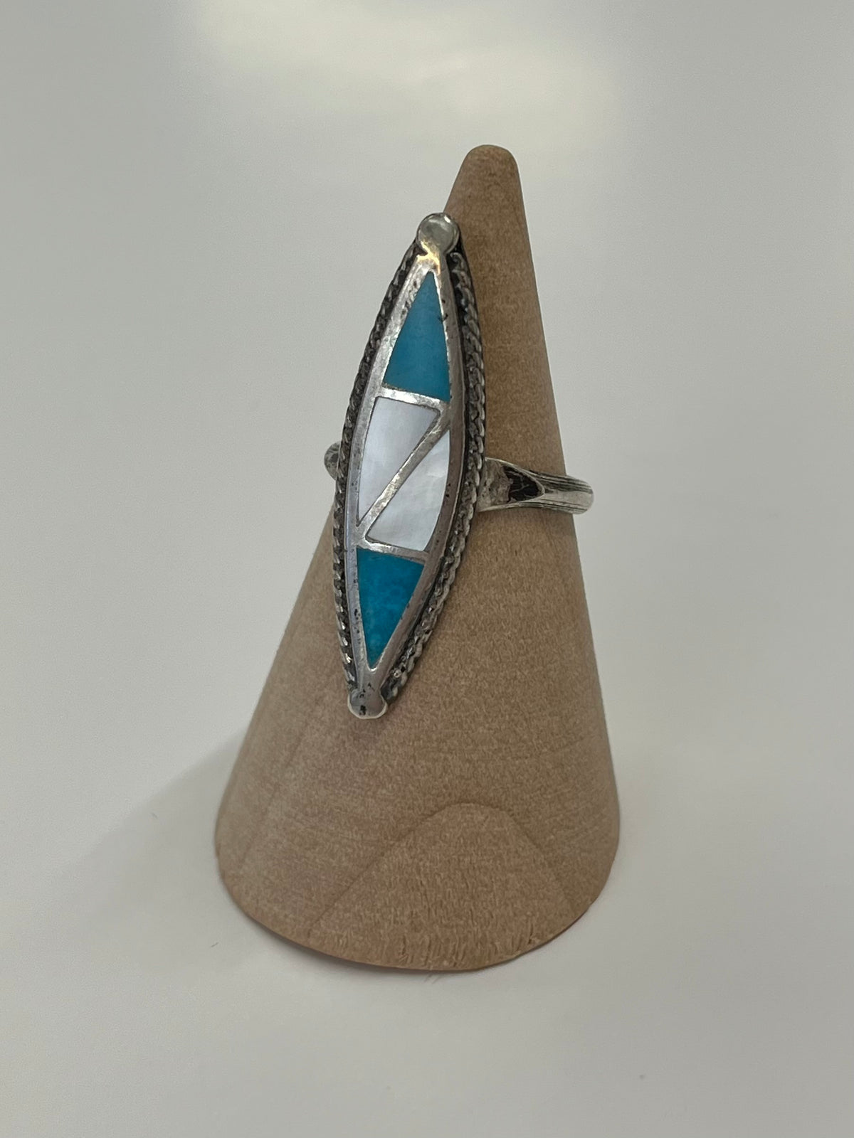 1970s Vintage Turquoise  and Mother of Pearl Inlay Ring - Size 5.5