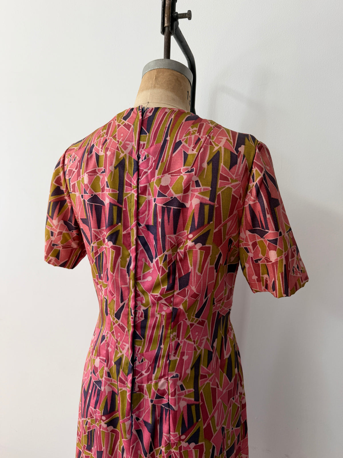 1960s Vintage Mod Abstract Print Shattering Glass A-line Dress