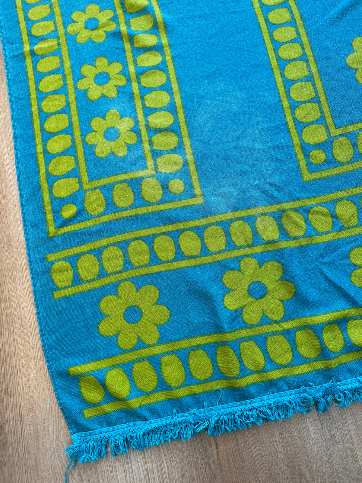 Late 1960s - early 1970s Vintage Sunflower by Cannon Bedspread Tapestry Blanket - Full Size