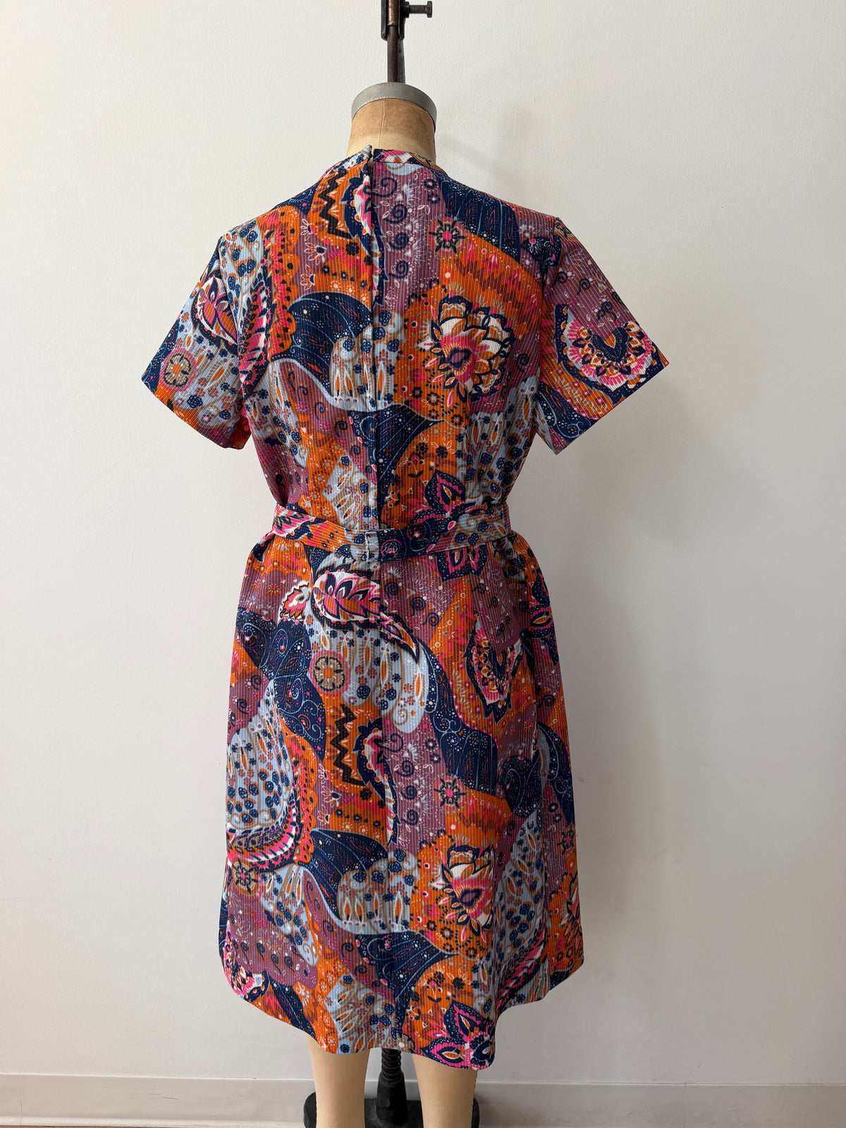 1970's Vintage Paisley Belted Shift Dress Made in USA by City Scene Plus VOLUP