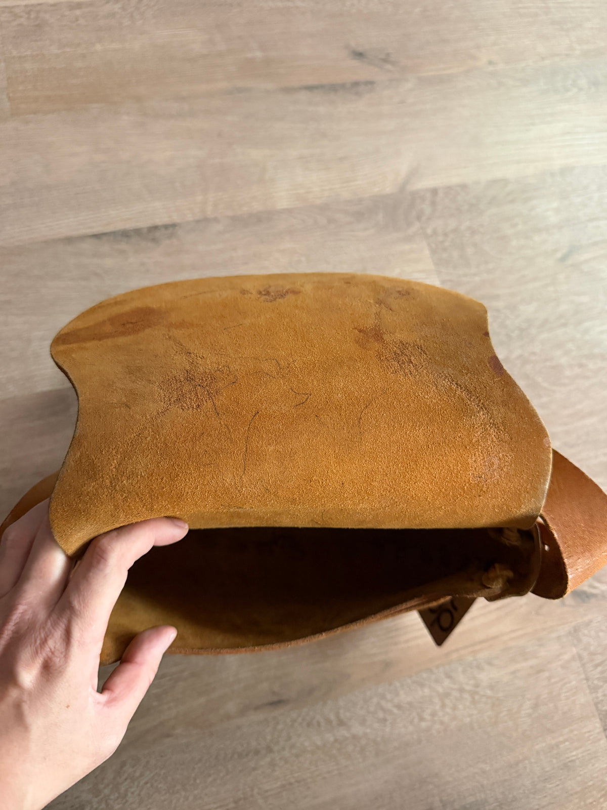 1970s Vintage Handmade Tooled Leather Purse