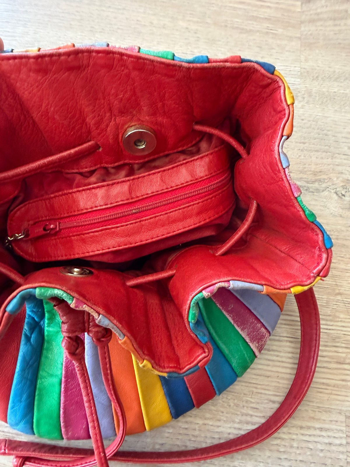1980s Vintage Hot Air Balloon Leather Pouch Crossbody Purse by Brio!