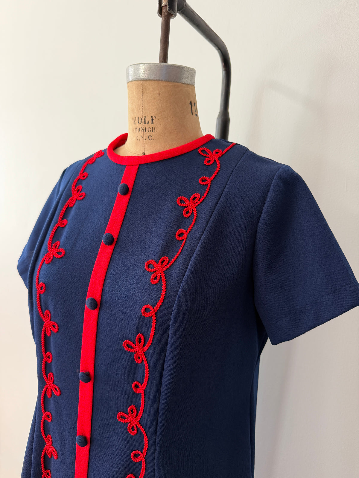1970s Vintage Mod Navy w/ Red Scalloped Trim A-Line Dress