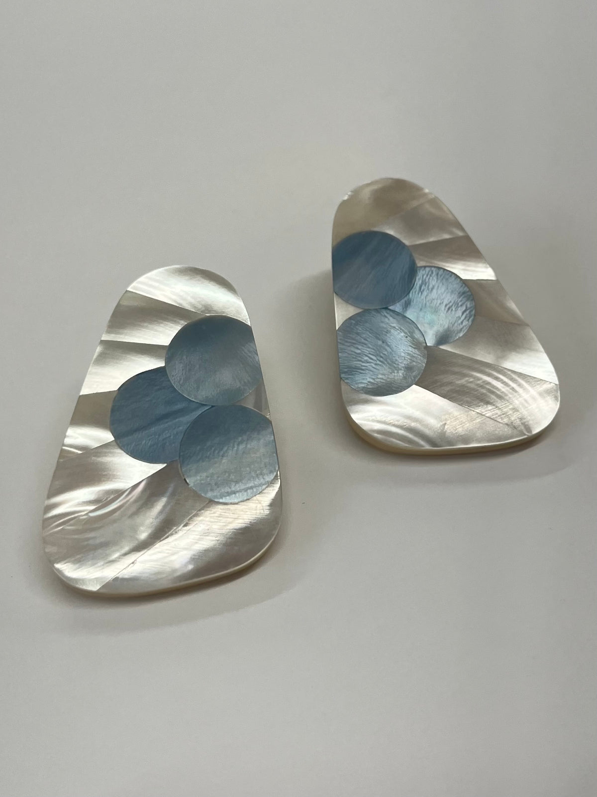 1980s Vintage Mother of Pearl Cloud Inlay Earrings