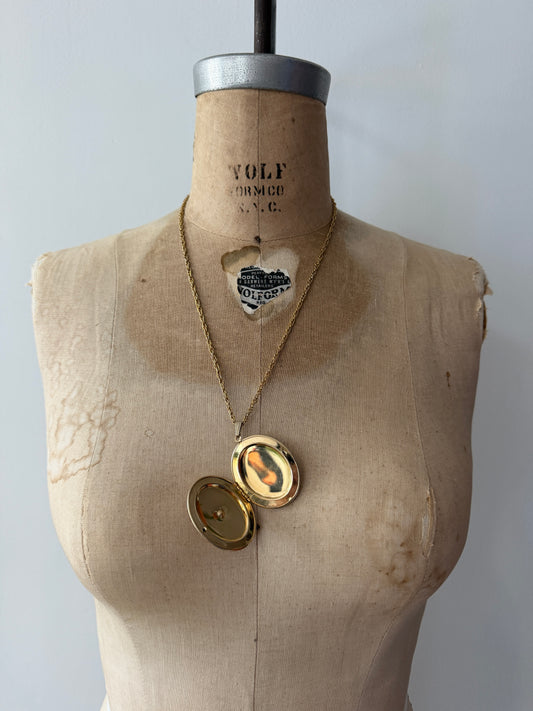 1970s Vintage Gold Toned Script Locket Pendant Necklace
