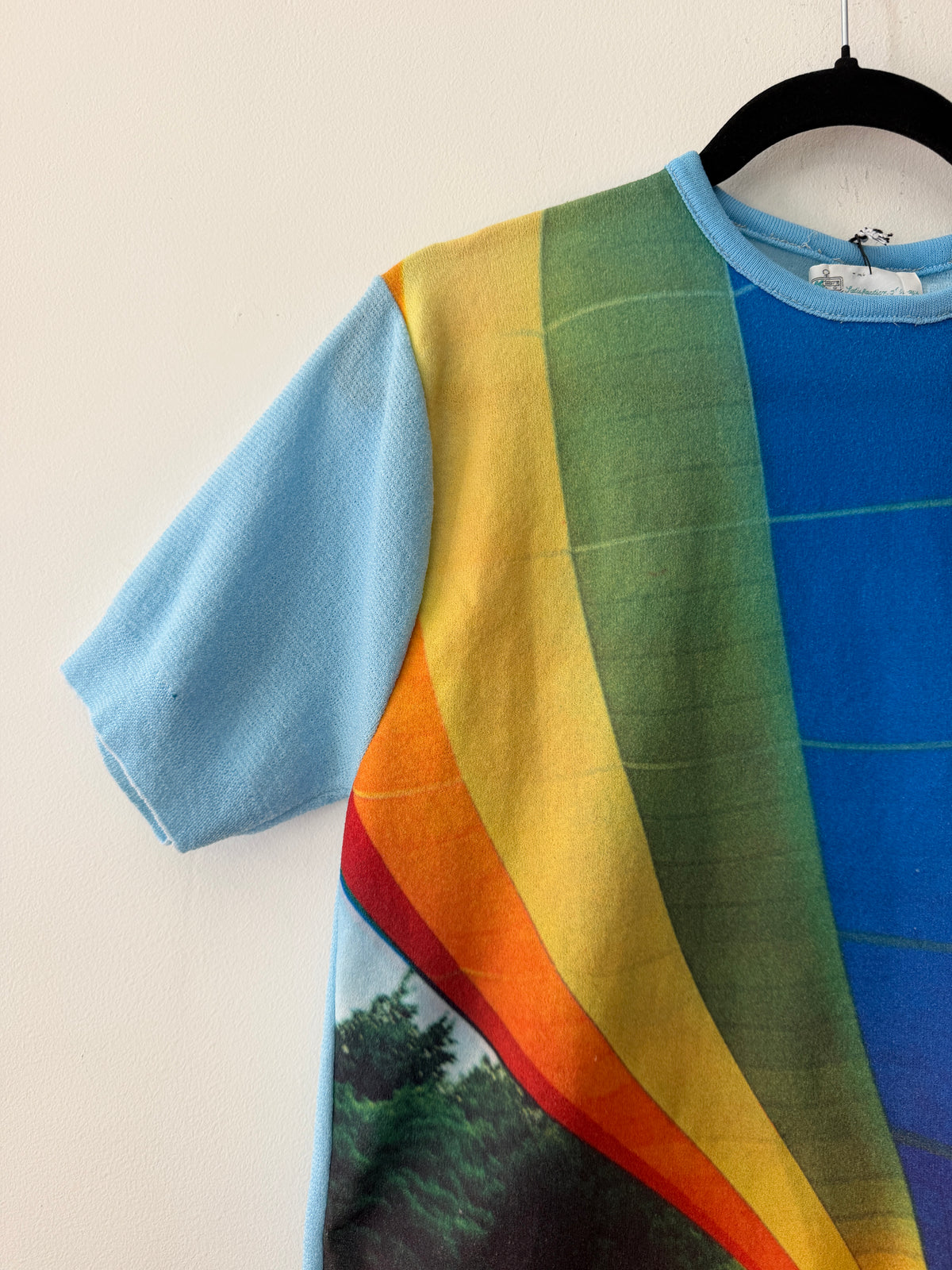 1970s - 1980s Vintage Hot Air Balloon Photorealist Print Shirt